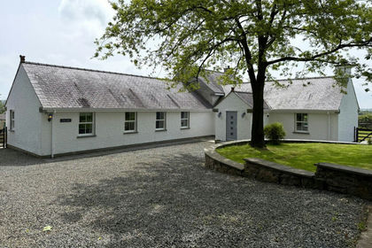 6 acres of Farmhouse for sale in Rhosybol