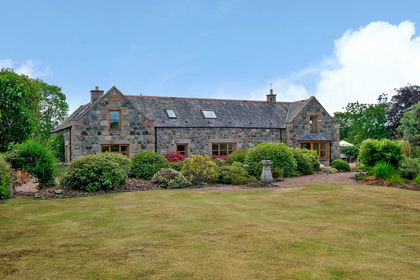 1 acre of House with Land for sale in Gordon and Buchan