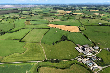 264.5 acres of Farm for sale in Aikton