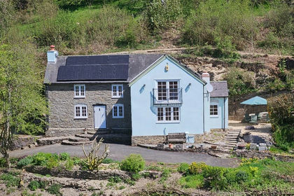 23 acres of Cottage for sale in Clun