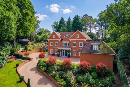 1 acre of House with Land for sale in Sunninghill and Ascot