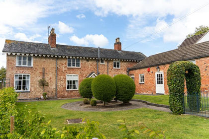 4.1 acres of House with Land for sale in Thurnby and Bushby