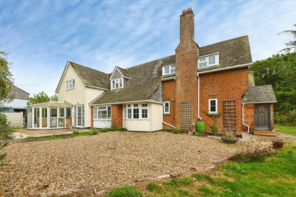 1 acre of House with Land for sale in Tendring