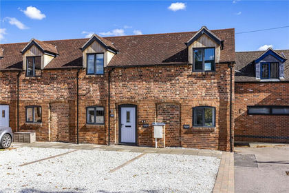 Farmhouse for sale in Bunny