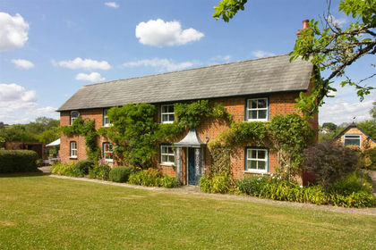 2 acres of Land for sale in Brinkworth