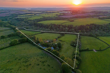 18 acres of Farmhouse for sale in St. Mabyn