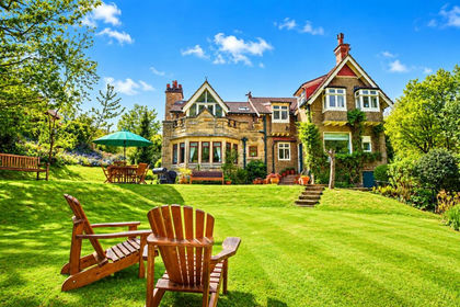 1.2 acres of House with Land for sale in Staintondale
