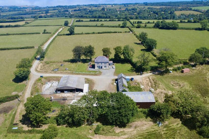 80 acres of Smallholding for sale in Llandysiliogogo