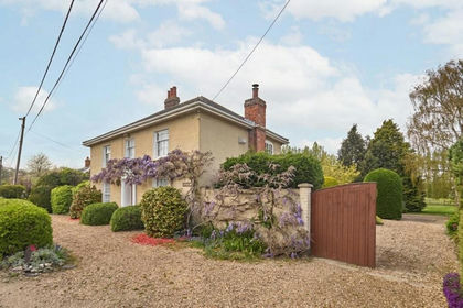 3.2 acres of House with Land for sale in Mendham