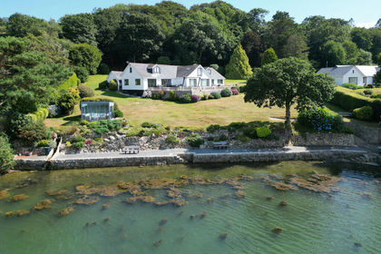 1.5 acres of House with Land for sale in Mawnan