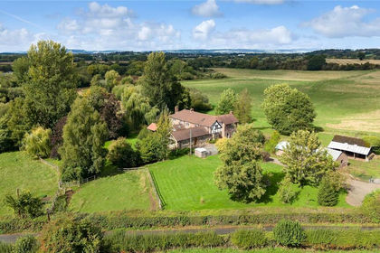 5 acres of House with Land for sale in Ford and Stoke Prior