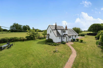 2.3 acres of Cottage for sale in Brookland