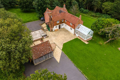 17.8 acres of House with Land for sale in Heathfield and Waldron