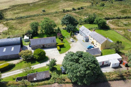 9 acres of Smallholding for sale in Mynachlog-Ddu