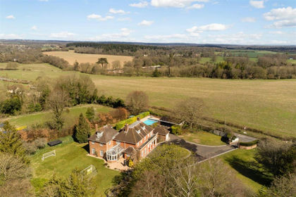 1.3 acres of House with Land for sale in Appleshaw