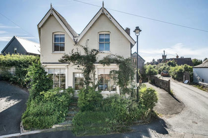 Land for sale in Pembridge