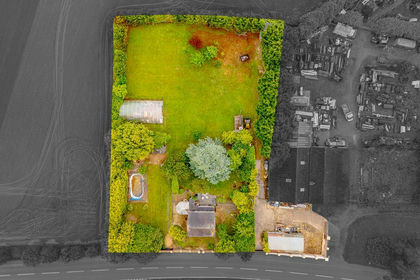 1.5 acres of House with Land for sale in Surfleet
