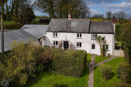 5 acres of Farmhouse for sale in Woolfardisworthy