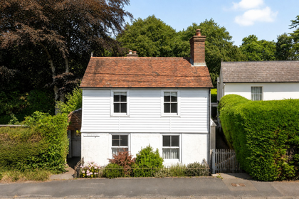 1.6 acres of Cottage for sale in Buxted