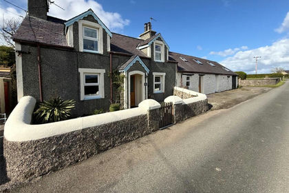 1 acre of Cottage for sale in Rhosyr