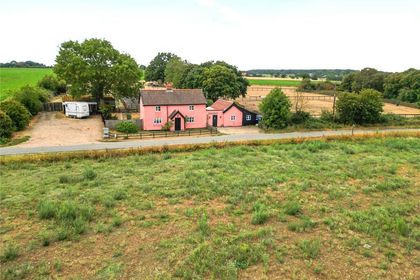 4.9 acres of House with Land for sale in Thelnetham