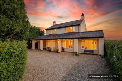 1 acre of House with Land for sale in Lea-by-Backford