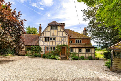 1.1 acres of House with Land for sale in Harting
