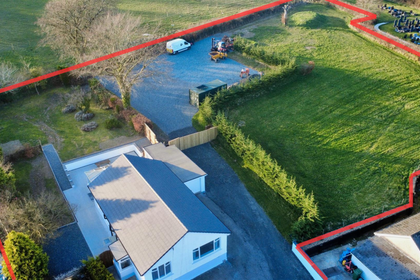 1.3 acres of House with Land for sale in Llanwenog