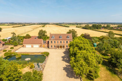 2.5 acres of House with Land for sale in Saxilby with Ingleby