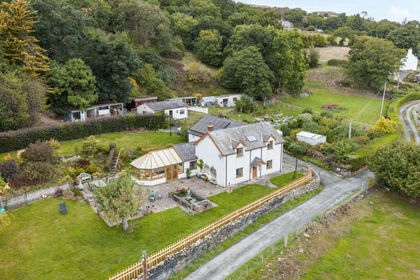 4.5 acres of Smallholding for sale in Henryd