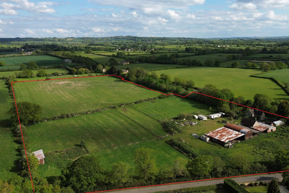 16 acres of Farmhouse for sale in Chastleton