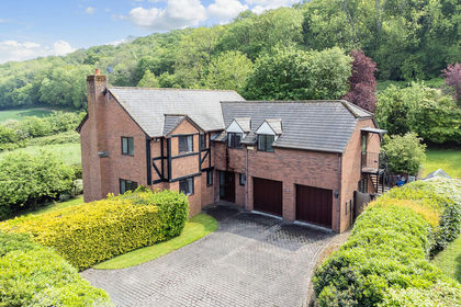 2.3 acres of House with Land for sale in Ross-on-Wye
