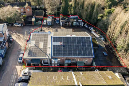 Warehouse for sale in Batchworth