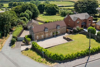 Barn Conversion for sale in Stretton
