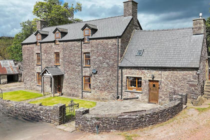 28.8 acres of Smallholding for sale in Llywel