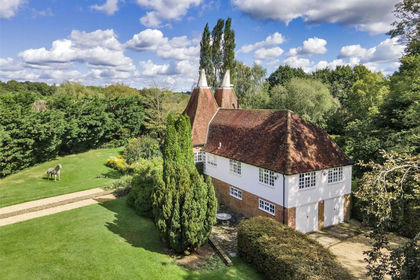 1.7 acres of House with Land for sale in Benenden