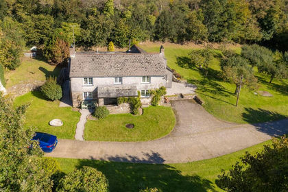 2.5 acres of House with Land for sale in Lanreath