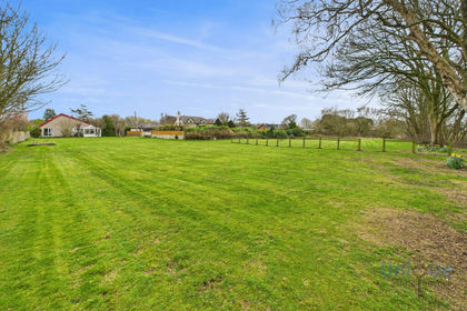 1 acre of House with Land for sale in Westby-with-Plumptons