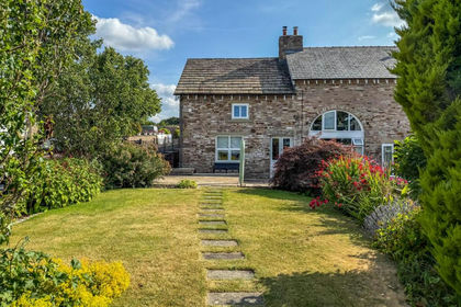 Barn Conversion for sale in Whaley Bridge