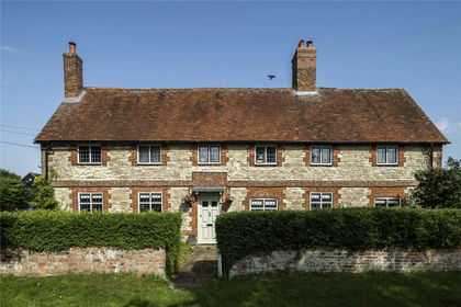 2 acres of Farmhouse for sale in Dorchester