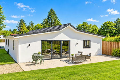 1 acre of House with Land for sale in Abbots Leigh