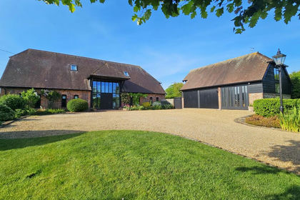 Barn Conversion for sale in Denmead