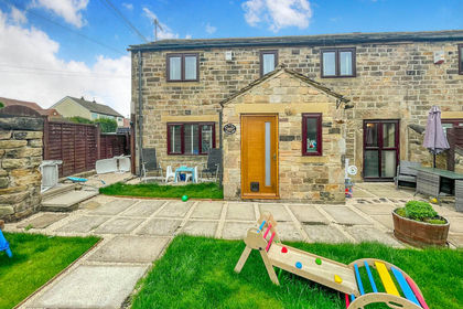 Barn Conversion for sale in Crigglestone
