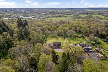 6.3 acres of House with Land for sale in Finchampstead