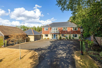 2.5 acres of House with Land for sale in Aldermaston