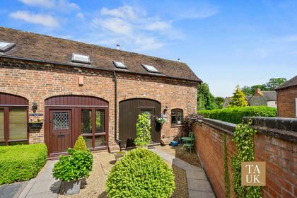 Barn Conversion for sale in Hadley & Leegomery