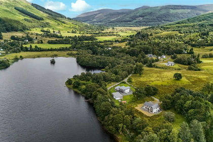 1.5 acres of House with Land for sale in Stirling and Strathallan