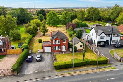 1 acre of House with Land for sale in South Ferriby