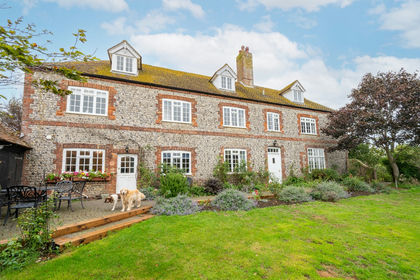 1.5 acres of House with Land for sale in Peacehaven