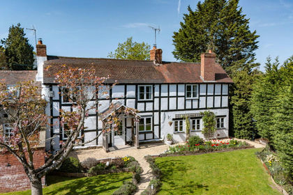 2 acres of Historic House for sale in Tarrington